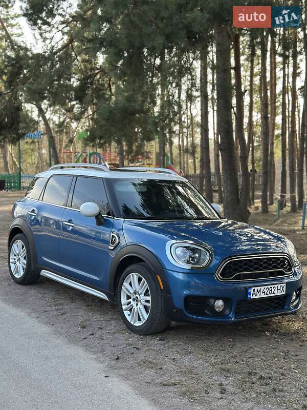 Хэтчбек MINI Countryman 2017 в Коростене