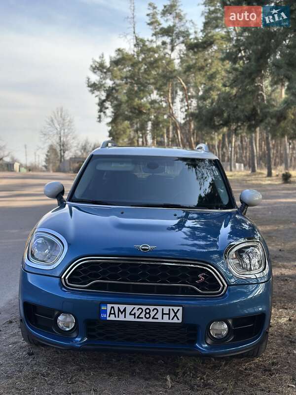 Хэтчбек MINI Countryman 2017 в Коростене