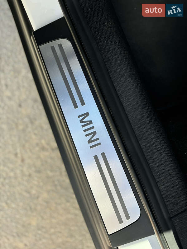 Внедорожник / Кроссовер MINI Countryman 2015 в Черновцах