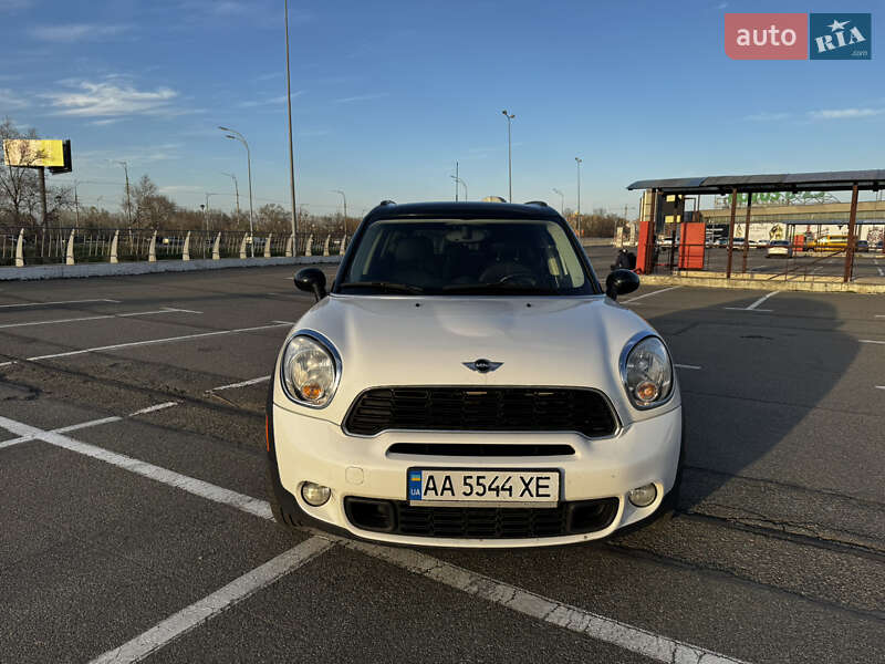Хэтчбек MINI Countryman 2014 в Киеве