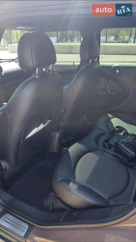 Хэтчбек MINI Countryman 2014 в Киеве