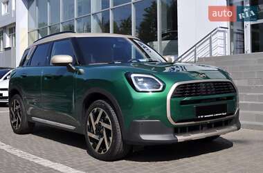 Позашляховик / Кросовер MINI Countryman 2024 в 