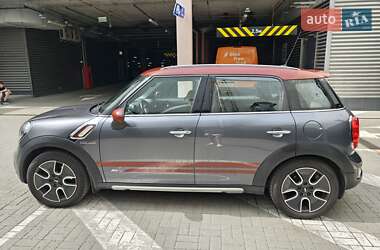 Внедорожник / Кроссовер MINI Countryman 2016 в 