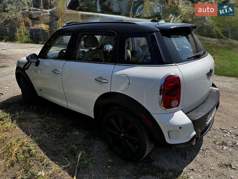 Позашляховик / Кросовер MINI Countryman 2011 в Глобиному