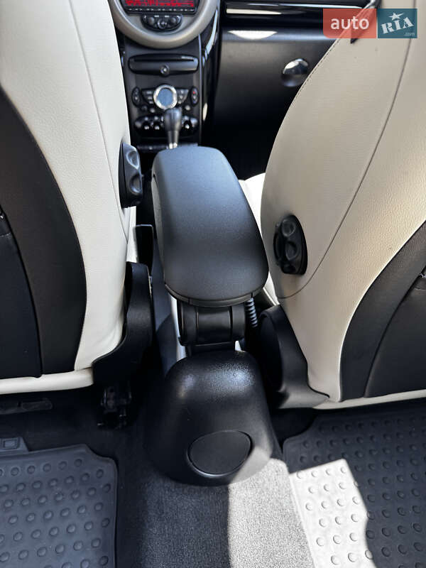 Позашляховик / Кросовер MINI Countryman 2011 в Глобиному