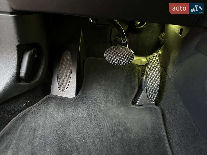 Хэтчбек MINI Countryman 2018 в Киеве фото 14 Хэтчбек MINI Countryman 2018 в Киеве