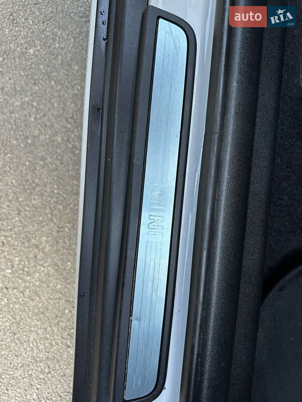 Хэтчбек MINI Countryman 2018 в Киеве фото 25 Хэтчбек MINI Countryman 2018 в Киеве