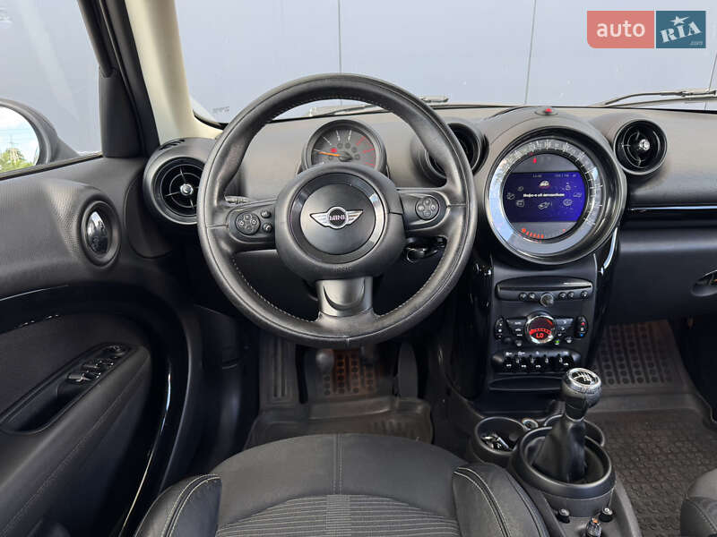Внедорожник / Кроссовер MINI Countryman 2015 в Киеве