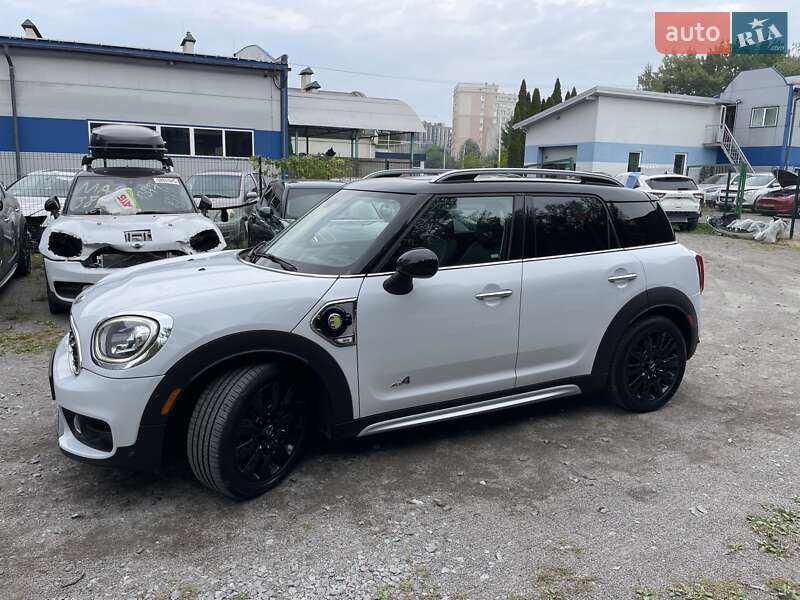 Хэтчбек MINI Countryman 2017 в Львове