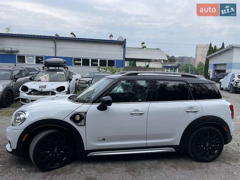 Хэтчбек MINI Countryman 2017 в Львове