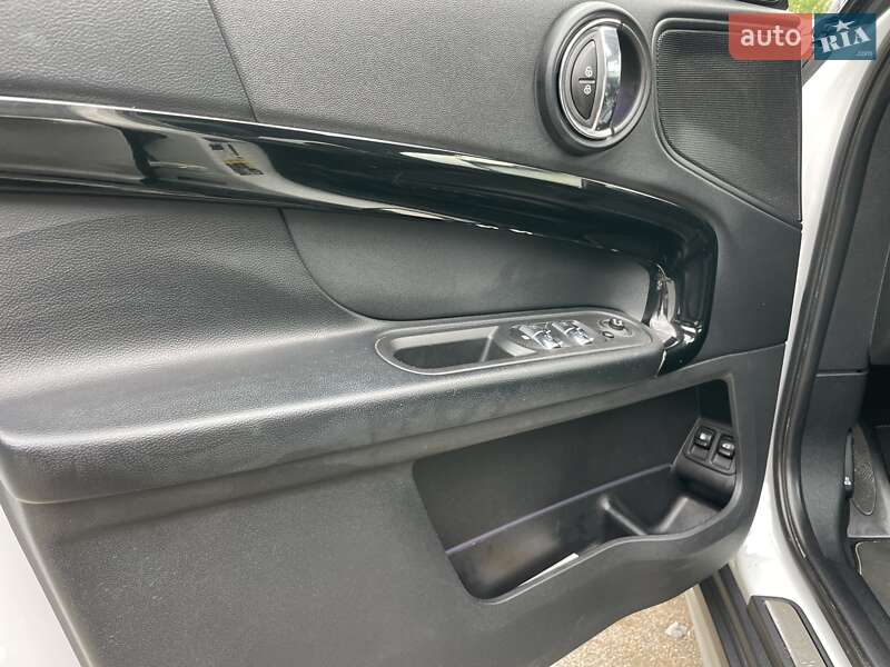 Хэтчбек MINI Countryman 2017 в Львове