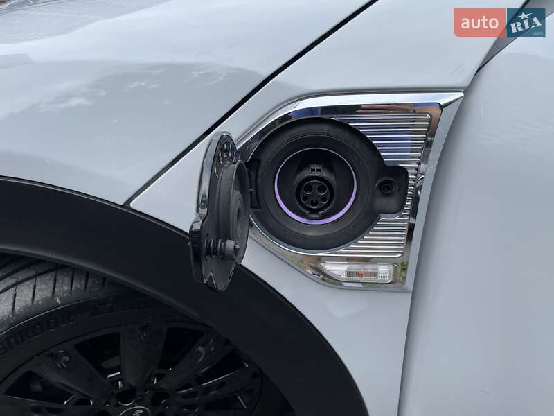 Хэтчбек MINI Countryman 2017 в Львове