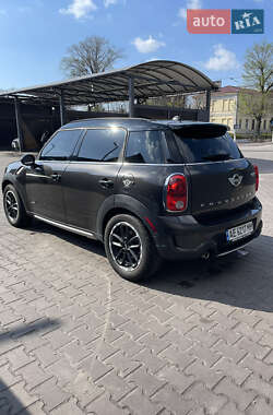 Внедорожник / Кроссовер MINI Countryman 2015 в 