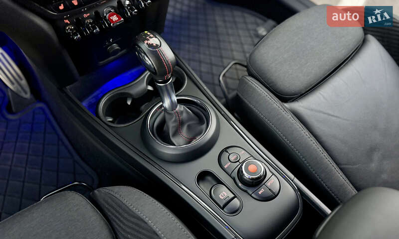Хэтчбек MINI Countryman 2019 в Киеве