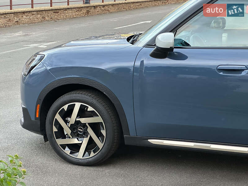 Внедорожник / Кроссовер MINI Countryman 2024 в Киеве