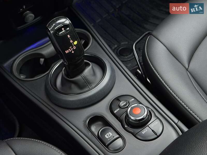 Хэтчбек MINI Countryman 2019 в Киеве