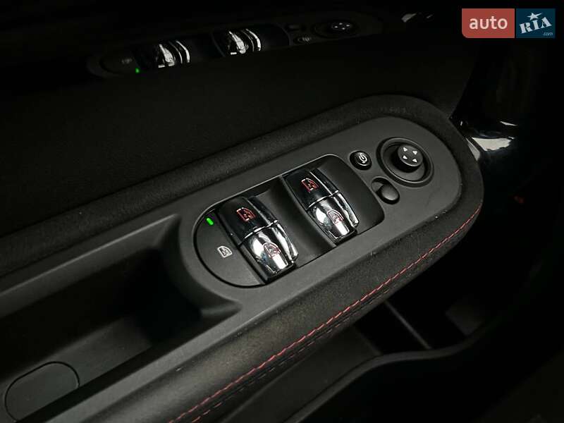 Хэтчбек MINI Countryman 2019 в Киеве