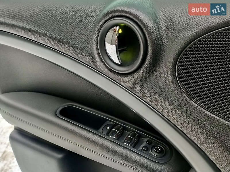 Внедорожник / Кроссовер MINI Countryman 2015 в Киеве фото 14 Внедорожник / Кроссовер MINI Countryman 2015 в Киеве