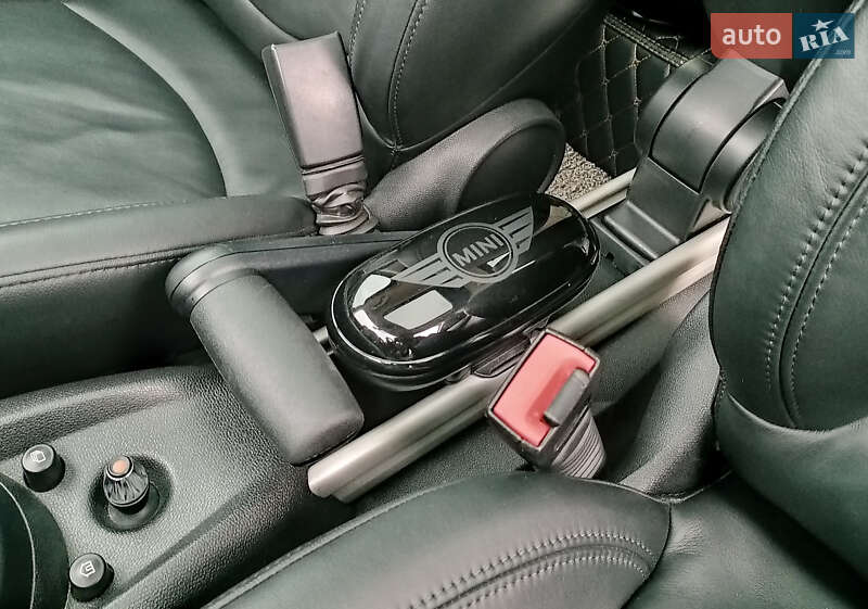 Внедорожник / Кроссовер MINI Countryman 2015 в Киеве фото 27 Внедорожник / Кроссовер MINI Countryman 2015 в Киеве