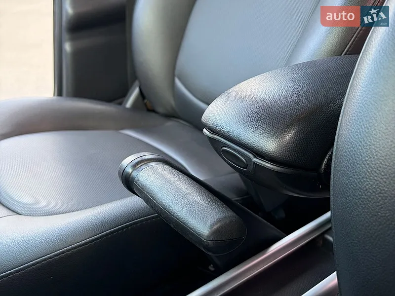 MINI Countryman 2010 VIN WMWZB3C50BWH95030 фото оголошення 25 з 68