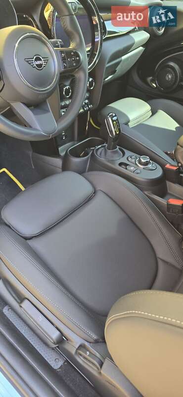 Хэтчбек MINI Electric 2023 в Киеве