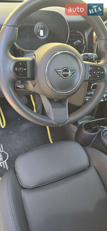 Хэтчбек MINI Electric 2023 в Киеве