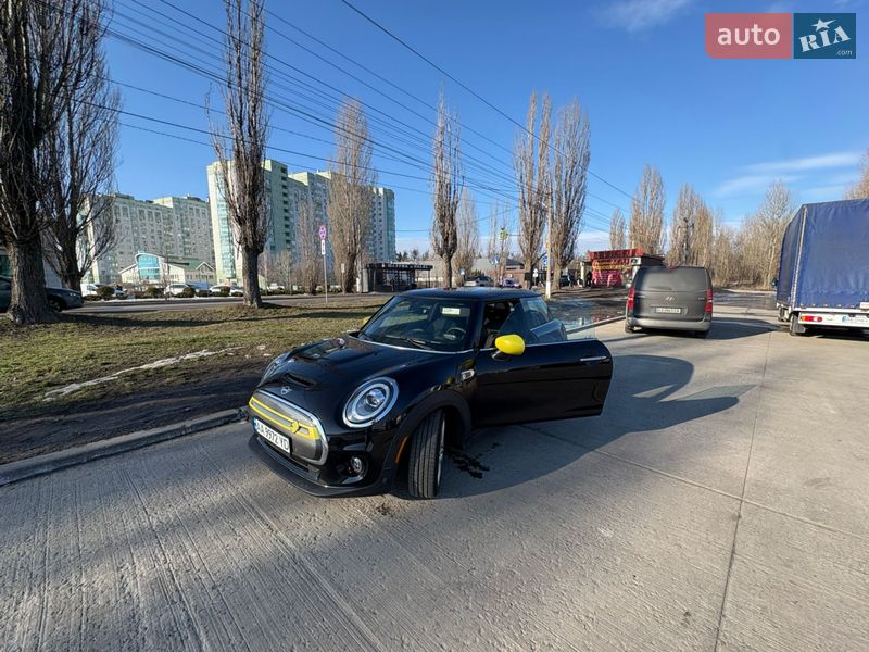 Хэтчбек MINI Electric 2020 в Киеве