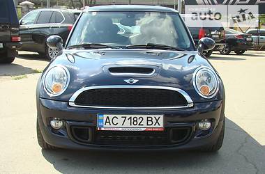 Хэтчбек MINI Hatch 2013 в Киеве