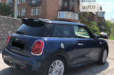 Седан MINI Hatch 2014 в Киеве