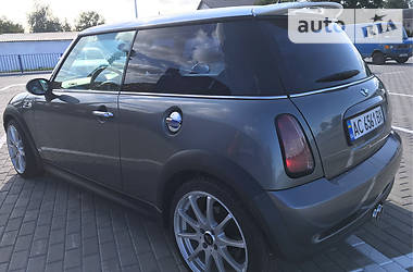 Хэтчбек MINI Hatch 2003 в Нововолынске