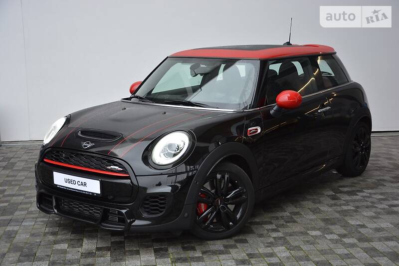 Хэтчбек MINI Hatch 2019 в Киеве