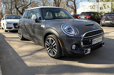 Купе MINI Hatch 2019 в 