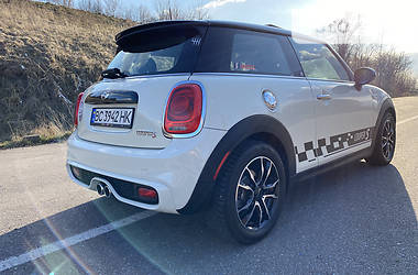 Хетчбек MINI Hatch 2014 в 