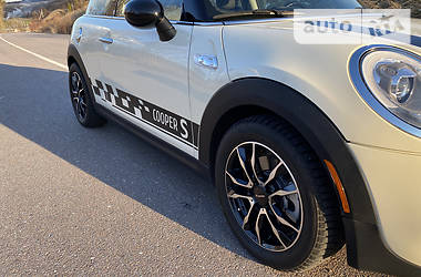 Хетчбек MINI Hatch 2014 в 