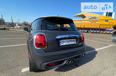 Купе MINI Hatch 2019 в 