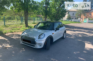 Хетчбек MINI Hatch 2014 в 