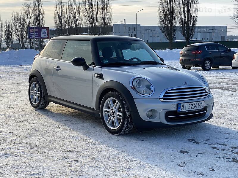 Хэтчбек MINI Hatch 2011 в 