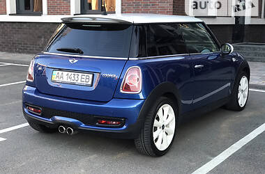 Хэтчбек MINI Hatch 2012 в Киеве