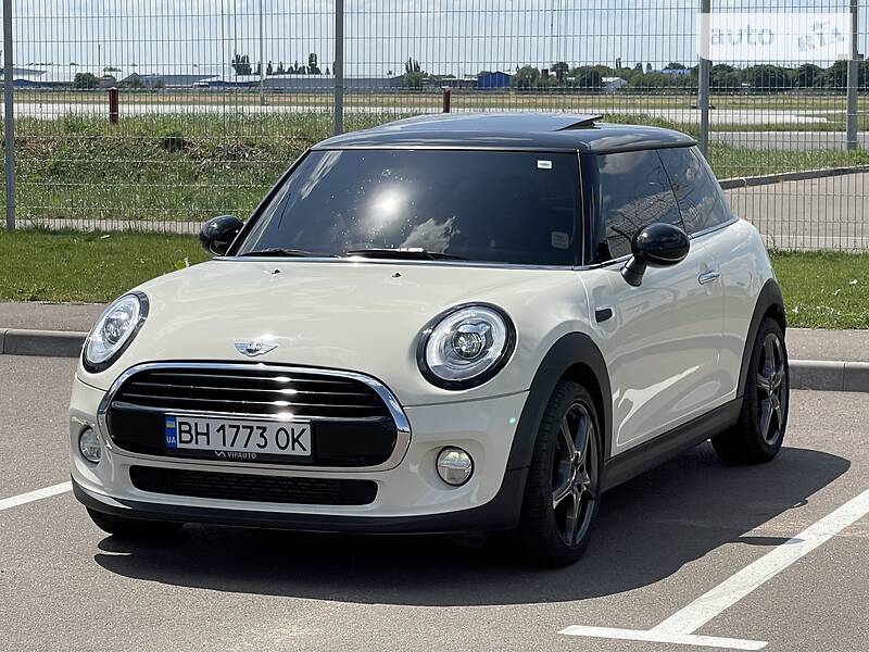 Хэтчбек MINI Hatch 2017 в Одессе