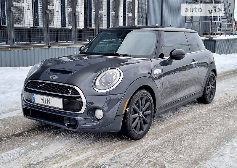 Хэтчбек MINI Hatch 2014 в Киеве