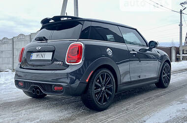 Хэтчбек MINI Hatch 2014 в Киеве