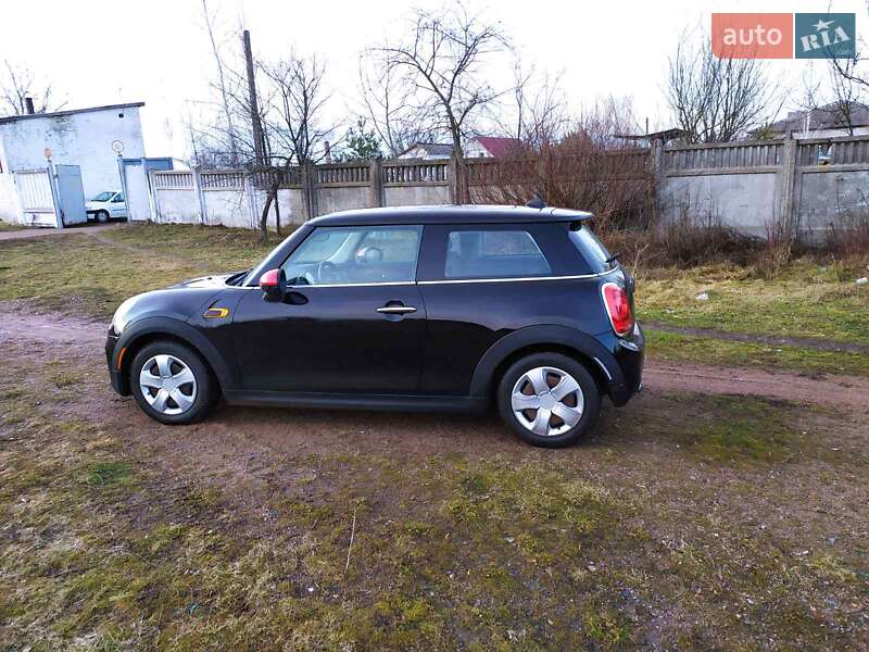 Хетчбек MINI Hatch 2018 в Києві