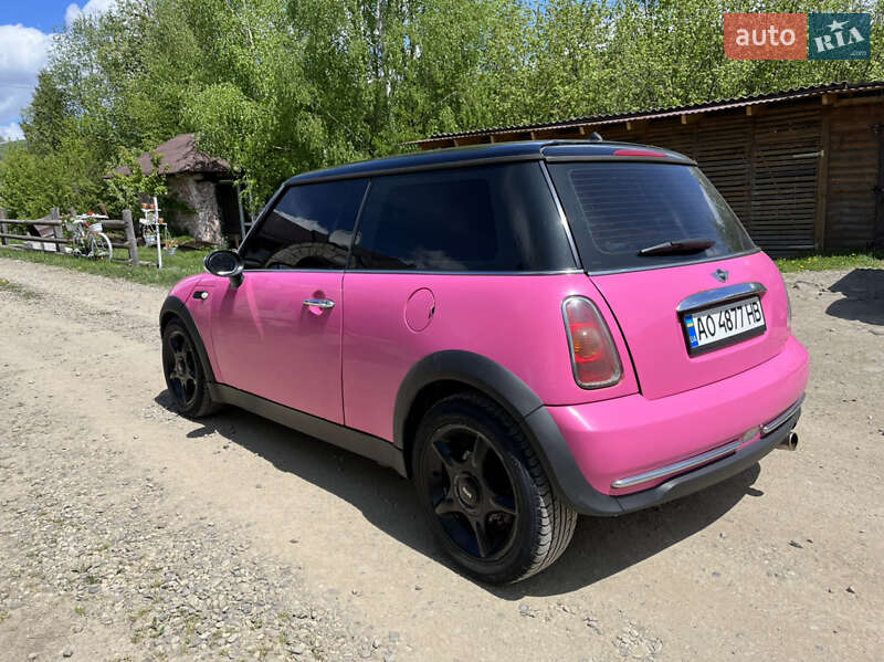 Хэтчбек MINI Hatch 2003 в Черной Тисе