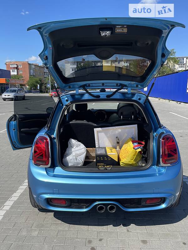 Хэтчбек MINI Hatch 2016 в Ивано-Франковске