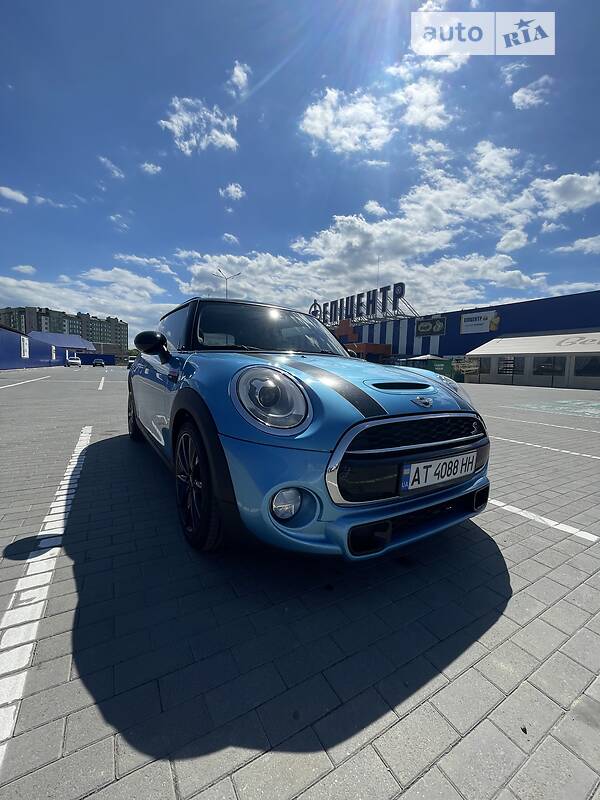 Хэтчбек MINI Hatch 2016 в Ивано-Франковске