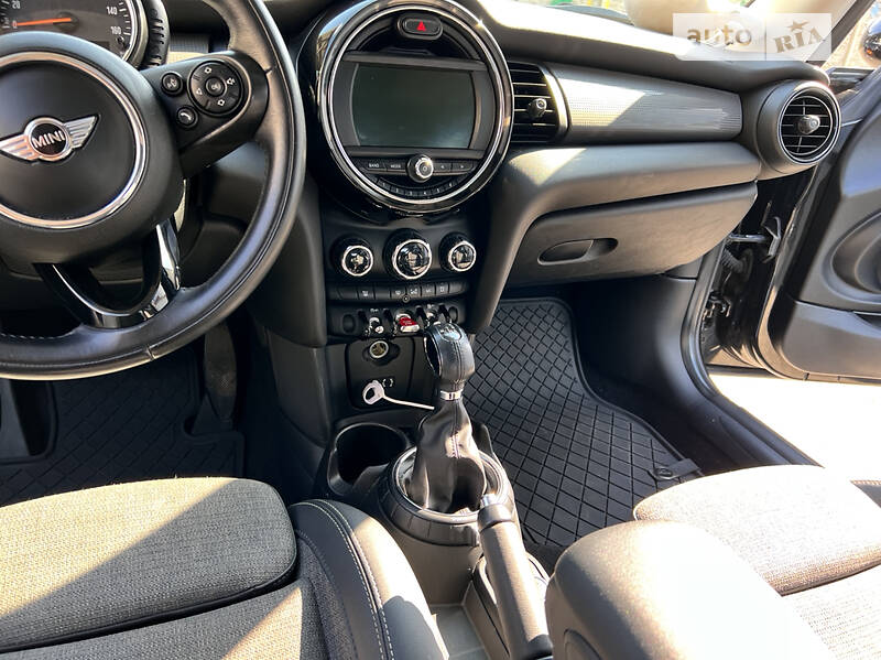 Хэтчбек MINI Hatch 2016 в Ирпене