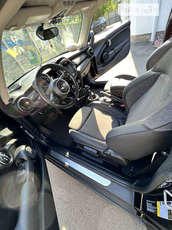 Хэтчбек MINI Hatch 2016 в Ирпене