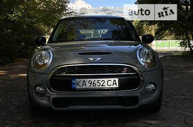 Хэтчбек MINI Hatch 2016 в Львове