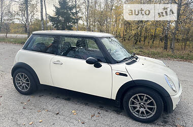 Хэтчбек MINI Hatch 2004 в Кельменцах