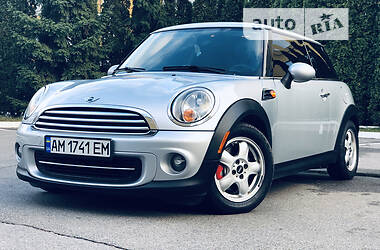 Хэтчбек MINI Hatch 2010 в 